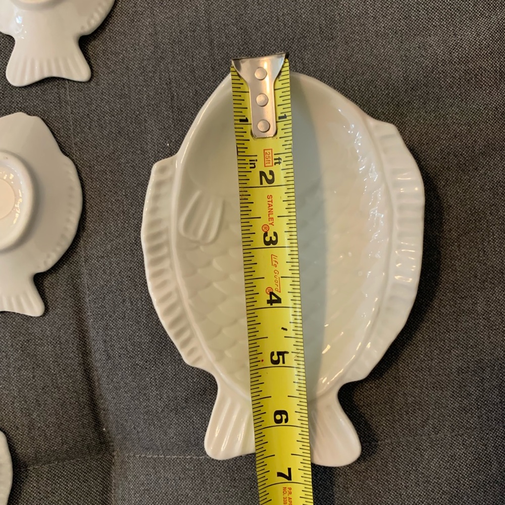 ๐ 7 Piece White Porcelain Fish Plate Set - Picture 10 of 14